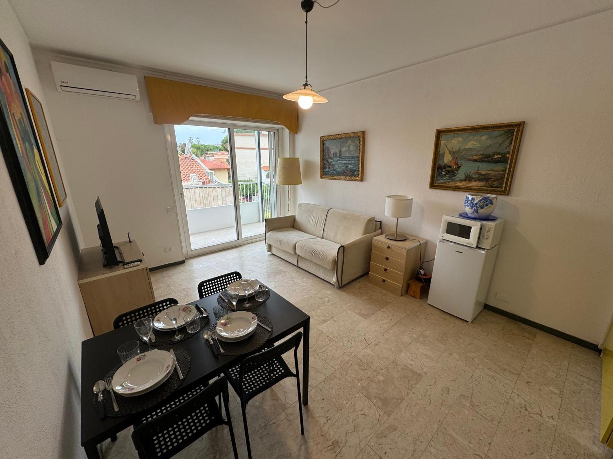 Tirrenia Beach House - Sea Front With Private Beach Sanremo Eksteriør bilde